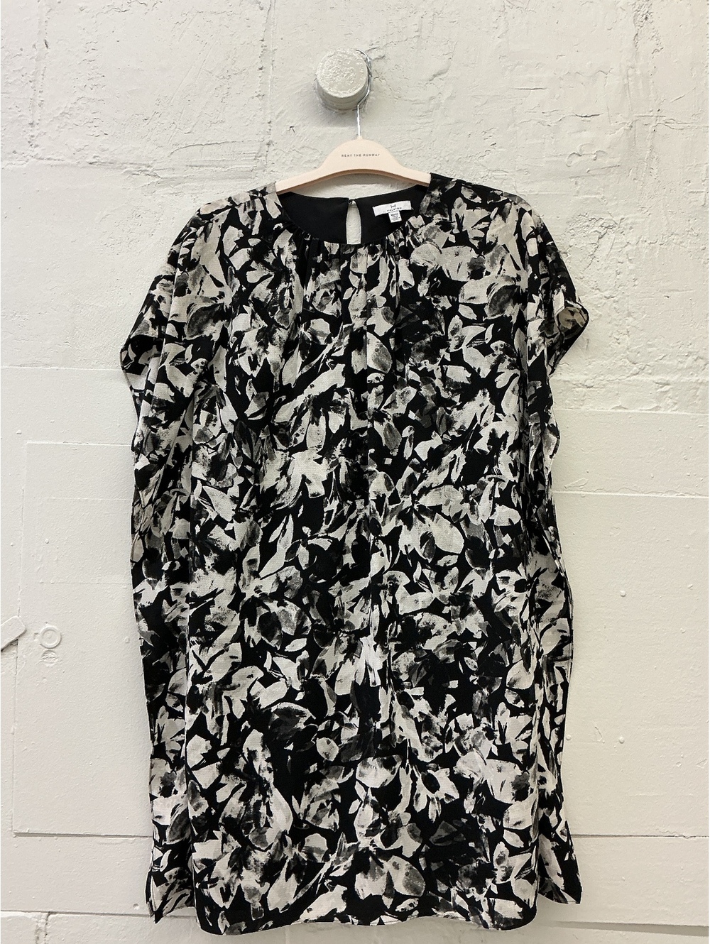Halston Black and White Floral Print Tunic Dress
